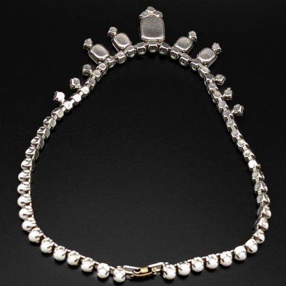 VINTAGE Milk White Opaque Prong Set Stone Necklace - Picture 7 of 9